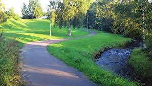 Illustrationen visar på en möjlig utformning av hur park och bebyggelse kan komma att se