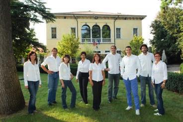 VIN ITALIEN TOMMASI Viticoltori är ett familjeföretag grundat år 1902 som ligger i hjärtat av den historiska Valpolicella Classicoregionen.