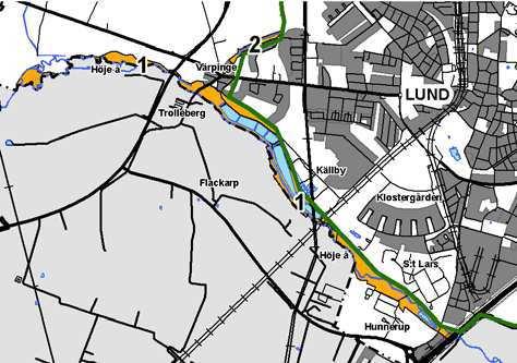 Kommungränsen följer ån långa sträckor men söder om St. Larsparken sträcker sig Lunds kommun en bit söder om ån.