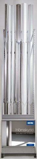 Hörnskydden finns i Silver- och Guldeloxerad aluminium, rostfritt blank och rostfritt borstat stål samt Vitlackerat aluminium. Hela sortimentet finns i längder 150, 200 och 300 cm längd.