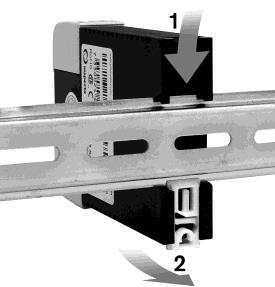 4 Montage och underhållinstallationsföreskrifter Börja med att montera enheten på en 35 mm DIN-skena. Installera därefter alla kablar till anslutningsplintarna (max. åtdragningsmoment 1 Nm). Obs!