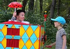 30 Comedy Magic med trollkarlen Fredrik Karlsson En förtrollande upplevelse som får barnen att kikna av skratt.