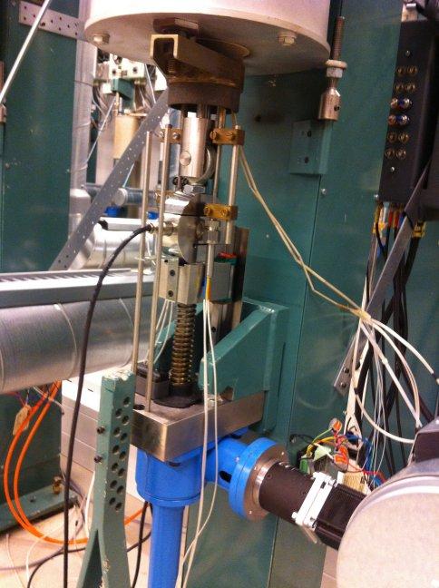 Figur 10 Bild på mekaniken i de riggar som använts för provningen i det här projektet Figure 10 An image of the mechanism in the controlled loading creep test rigs 4.