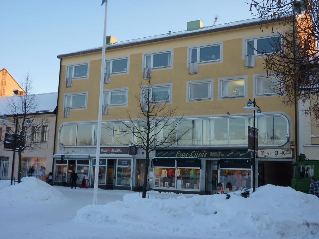 26 Affärsbyggnad, 195-tal, Stora torget, Katrineholm. Foto: Patrick Björklund Det bästa är om skydd av värdefull bebyggelse tillkommer medan byggnaden är i gott skick.