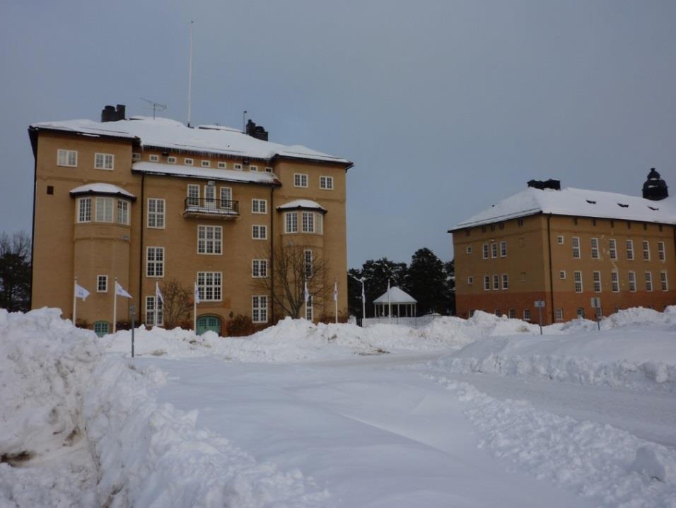 6 Stabsbyggnaden och kasernbyggnad, regementsområdet, Strängnäs. Foto: Patrick Björklund 1.