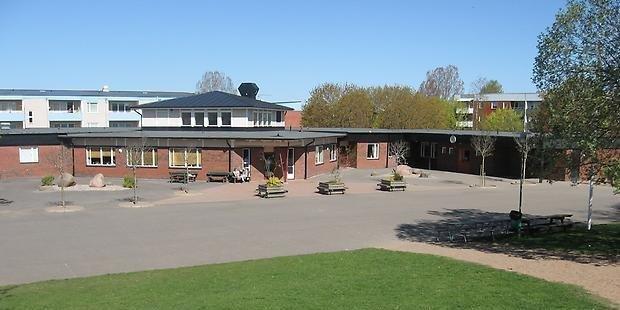 Åttagårdsskolan i Falköping en mångkulturell