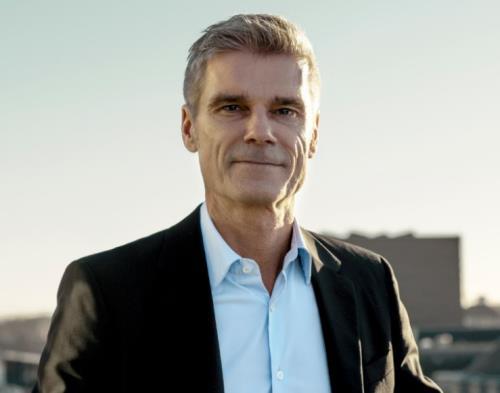 MEDGRUNDARE OCH TILLTRÄDANDE VD CLAUS T.