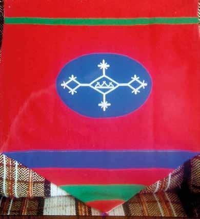 Samiska kyrkodekorationer försvunna 12 Ett predikstolskläde med tennbroderi, en matta och en miniatyrkåta som gjordes inom de samiska arbetsgrupperna i Luleå och Härnösands stift försvann för ett