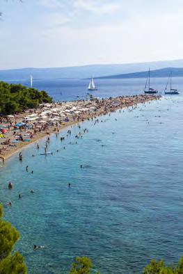 2 KROATIENS ÖAR Följ med på en öluff i Dalmatien Om man flyger lågt längs Kroatiens kust ser man en oändlig mängd små och stora öar.