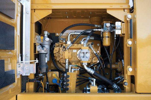 Andra servicefördelar Vattenavskiljaren har en vattennivåsensor och en primär bränslefilterinsats placerad i pumputrymmet nära marknivå; den elektriska urluftningspumpen (sugpump) är monterad
