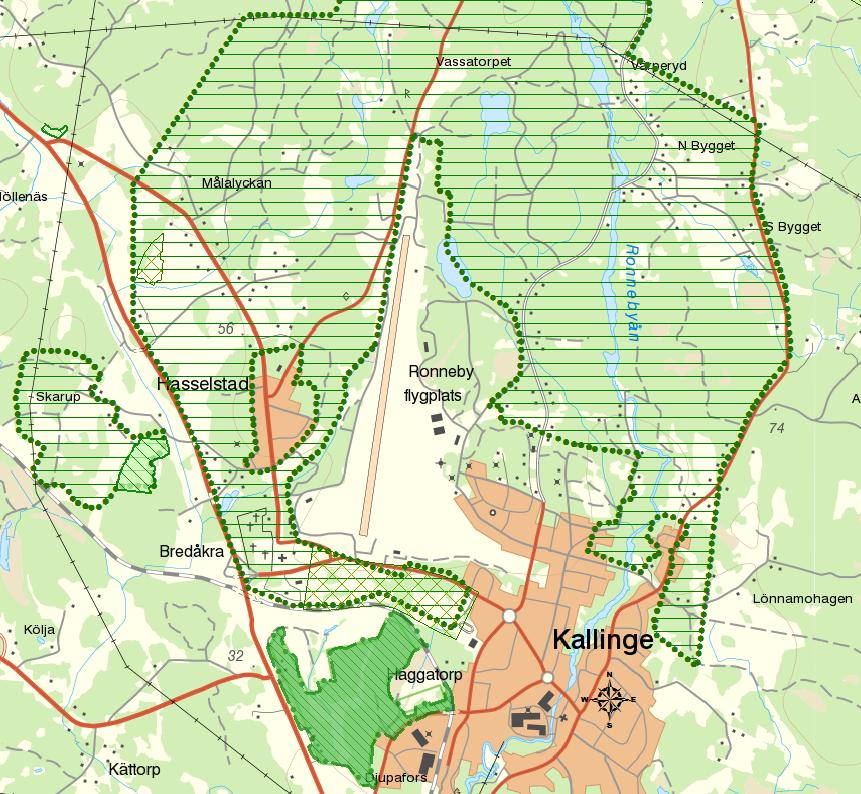 Figur 2 Skyddad natur i flygplatsens närområde Områden av riksintresse för totalförsvaret Blekinge flygflottilj F17 utgör