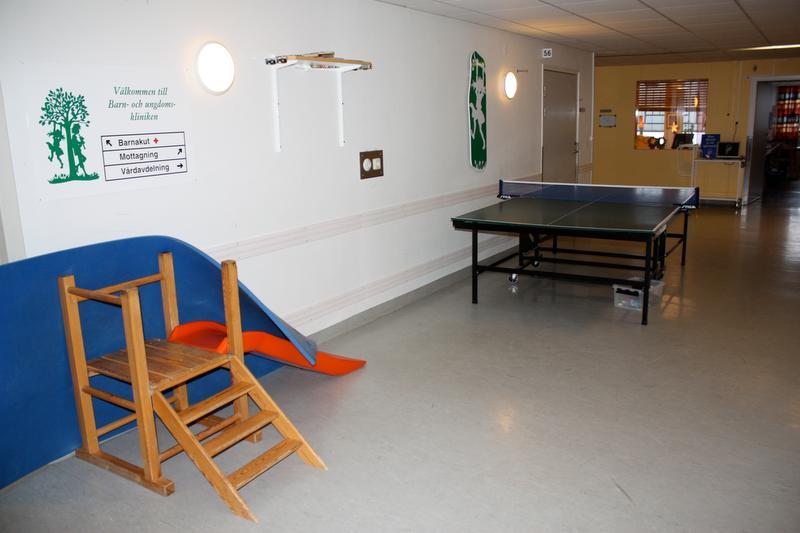 1 Centralsjukhuset i Kristianstad CSK är ett komplett akutsjukhus med kärnverksamhet som omfattar barn- och ungdomsmedicin, hudmedicin, internmedicin, infektionsmedicin, kirurgi, kvinnosjukvård,
