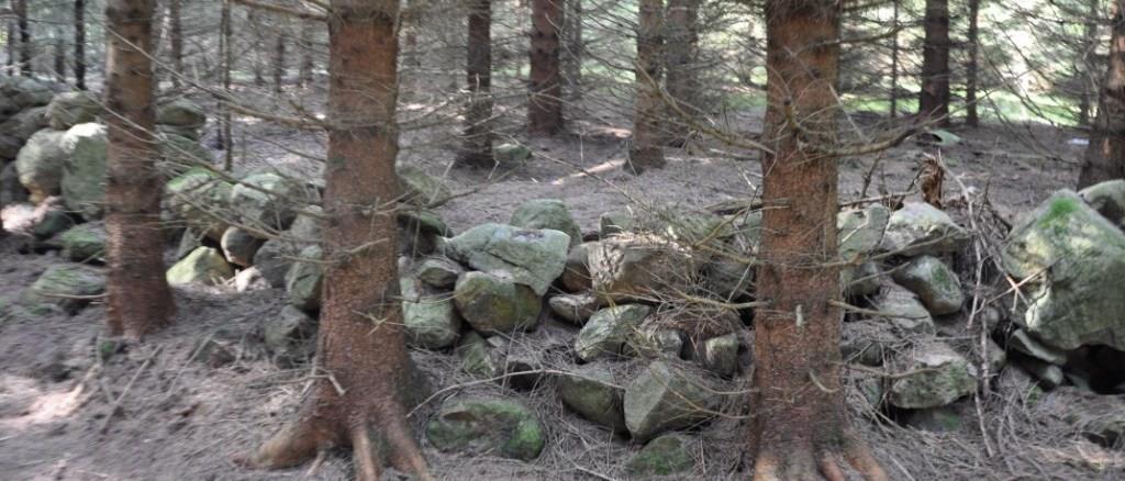 Hörby Turenbatt 1:2 Försäljningsförutsättningar Förfarande Fastigheten säljs i sin helhet via skriftligt bud som ska vara mäklaren tillhanda senast 2017-06-13 kl 12.00.