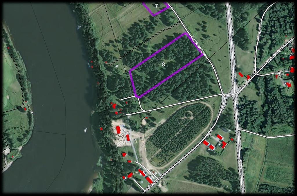 bebyggelsen väster om kraftledningen kan också leda till splittring och fragmentisering, och att upplevelsen av den samlade bebyggelsen, längs vägavsnittet, minskar.