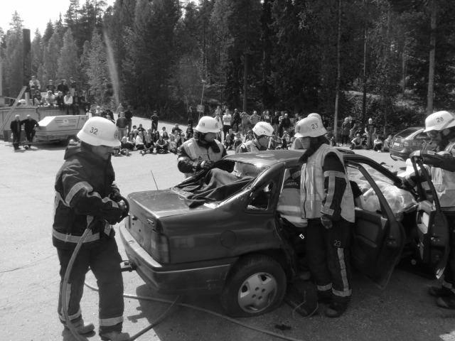 Tillsyn Ett sätt att stärka tryggheten för våra medborgare är att vi tillsynar objekt ute i kommunen och ser över brandskyddet.