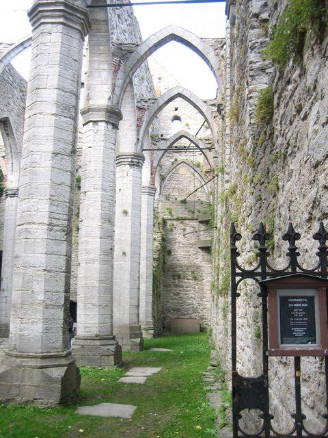 Kyrkan byggdes ursprungligen av franciskanerorden för Visby konvent som grundades 1233.