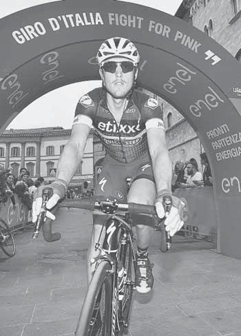 SPRAVODAJSTVO 47 Cyklistické preteky Giro d Italia Skvelý finiš Trentina PINEROLO (tasr) - Taliansky cyklista Matteo Trentin sa stal víťazom štvrtkovej 18.