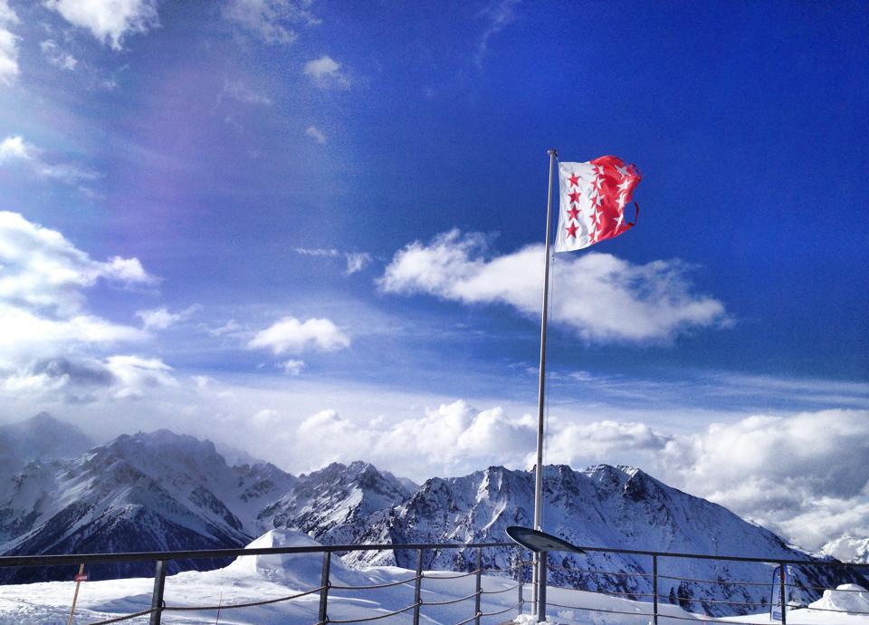 INLEDNING Chocken av händelsen präglade de svenska säsongarna i Verbier den vintern och för många av oss kommer den aldrig