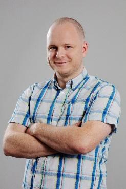 Ratouchnaia har haft personalansvar och har erfarenhet av ledningsgruppsarbete. Magisterexamen i företagsekonomi. Tidigare Financial Controller på bwin.