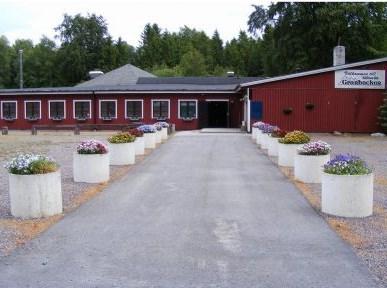 Söndagsdans i Granbacken Söndag 8 oktober I eftermiddag är det dans på Granbacken i Löberöd, GPS adress Bolleröd 302. Det serveras lasagne, sallad, kaffe och kaka orkester ej klar vid tryckning.