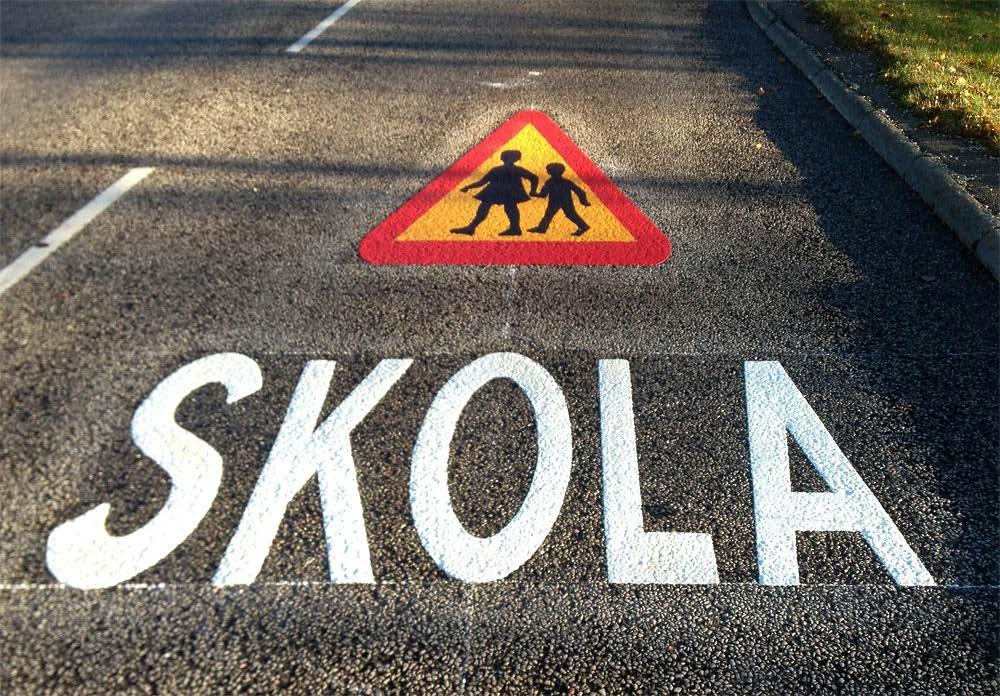 Detta vill vi också göra på Starrkärrsvägen Snedställa hållplats Starrkärrsvägen Måla Skola på Starrkärrsvägen innan och efter