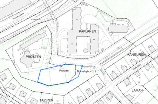 Området som föreslås markanvisas är fördelat på Prosten 1 som innehas med tomträtt av Västerleds församling och Nockebyhov 1:1.