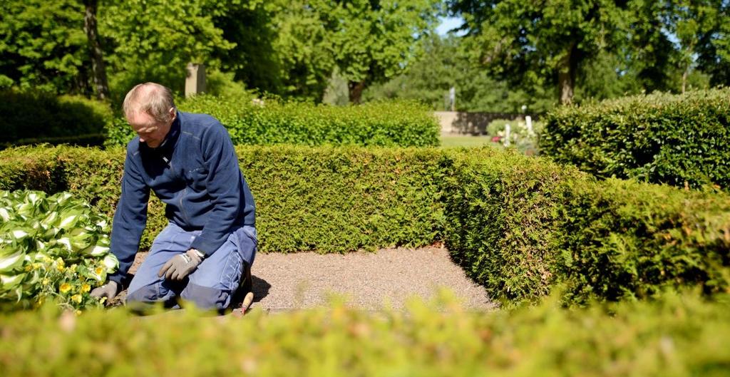 Kyrklig verksamhet Regleras i kyrkoordningen och församlingsinstruktionen och vänder sig till tillhöriga medlemmar och de som vistas i församlingen.