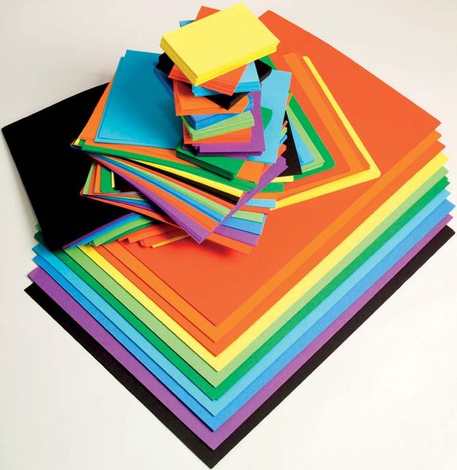 FÄRGAD RETURKARTONG Coloured recycled carton Genomfärgad kartong tillverkad av returbaserat material med svagt strukturerad yta.