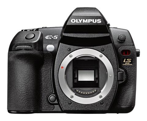 Nu har vi slagit samman de bästa komponenterna och den bästa tekniken från Four Thirds Standard Olympus E-system för att skapa en unik högpresterande professionell kamera.