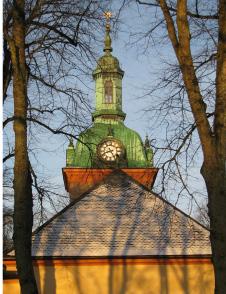 VÄNERSBORGS MUSEUM PÅ ANDRA SIDAN CUNENE - JAKTEN EFTER SVENSKARNA I 1800-TALETS ANGOLA På 1880-talet öppnade Axel Eriksson, handelsman och zoolog från Vänersborg, en handelsväg från norra Namibia