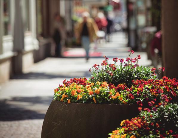 Den generösa och inbjudande gågatan är pulsådern som leder dig till alla de stora, välkända modekedjorna och Jönköpings breda utbud