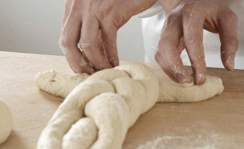 Kompakta linjer för bröd och baguetter Glimeks brödlinjeprogram inkluderar kombinationer av högkvalitativa maskiner för deghantering för mycket kompakta linjer för bröd och baguetter.