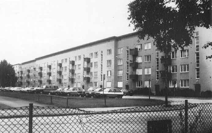 Bebyggelsen uppfördes efter stadsingenjör Eric Bülow Hübes stadsplan och består till största delen av lamellhus i tre våningar. Ellstorp byggdes efter en stadsplan från 1937. Bild: Malmö Museer.