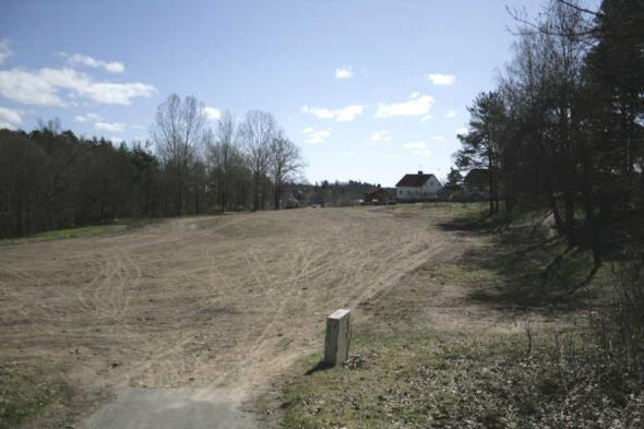 Rivningen skedde under kontrollerade former, även om det kan finnas en del rivningsmassor kvar i backan, innehållande bland annat blåbetong. Ytorna står nu tomma.