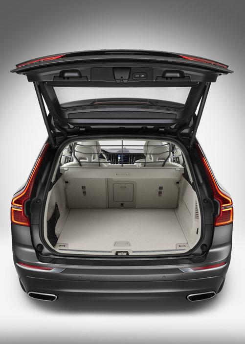 VOLVO XC60 FÖR LIVETS ALLA RESOR. Skapa en XC60 som är perfekt för ditt liv med Volvotillbehör som är designade utifrån dig och din bil. Den smidiga ipad -hållaren kompletterar bilens interiör.
