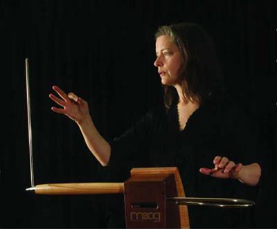 Theremin Ett beröringsfritt musikinstrument Skillnaden mellan två frekvenser utnyttjas En hand