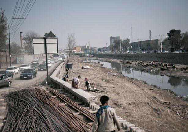 Missbruket av narkotika ökar snabbt i Afghanistan, något som är tydligt i Kabul. På flodbädden och under broarna i centrala staden lever många missbrukare.