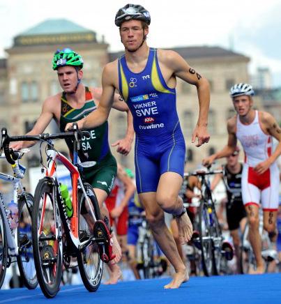 LOKALER: Simhallsbadet, Stadion/Hästhagen, Athleticum ANTAL: 4 6 elever/år, tjejer och killar malmö.se/idrottsgymnasium Angela Fox, 070 886 79 19 Svenska Triathlonförbundet angela.fox@svensktriathlon.