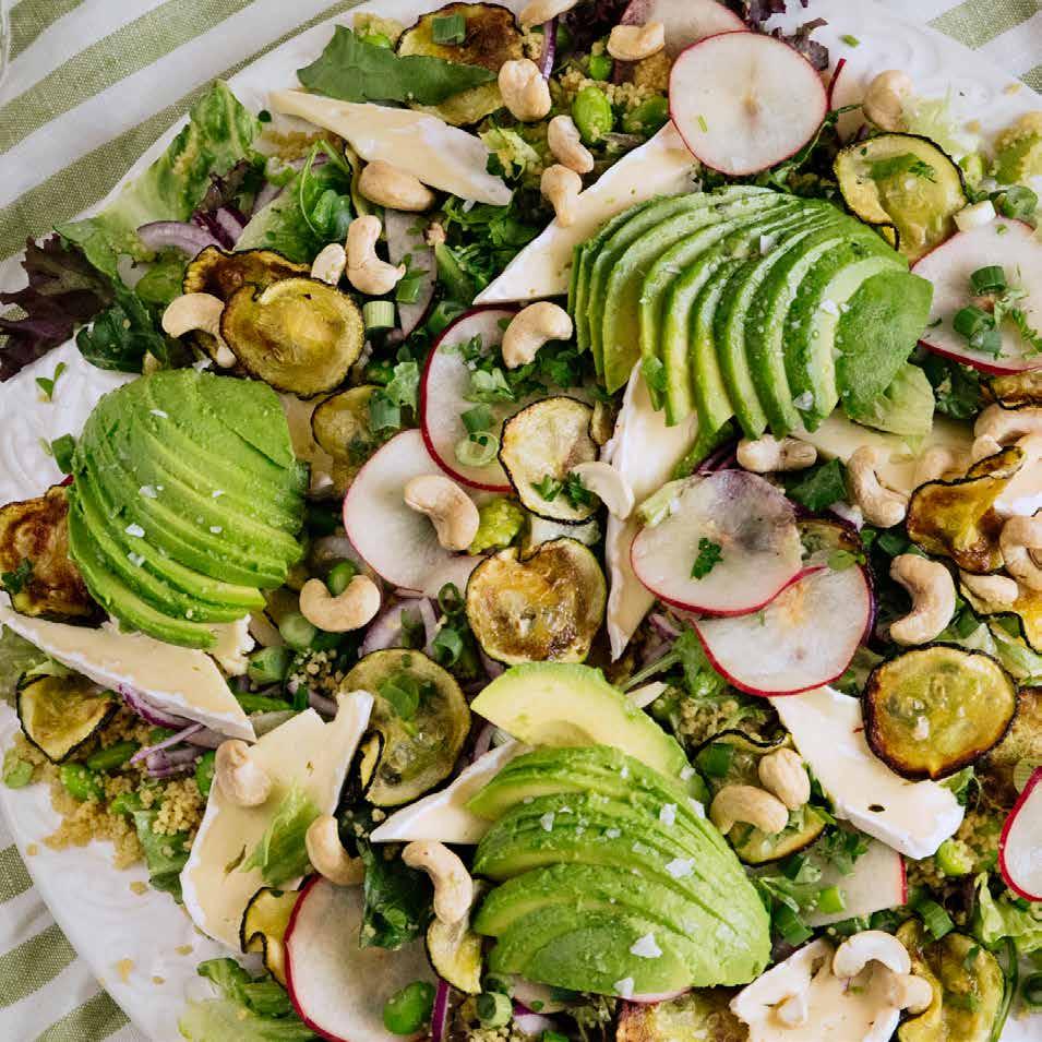 LJUMMEN SALLAD med nektariner och brieost port.