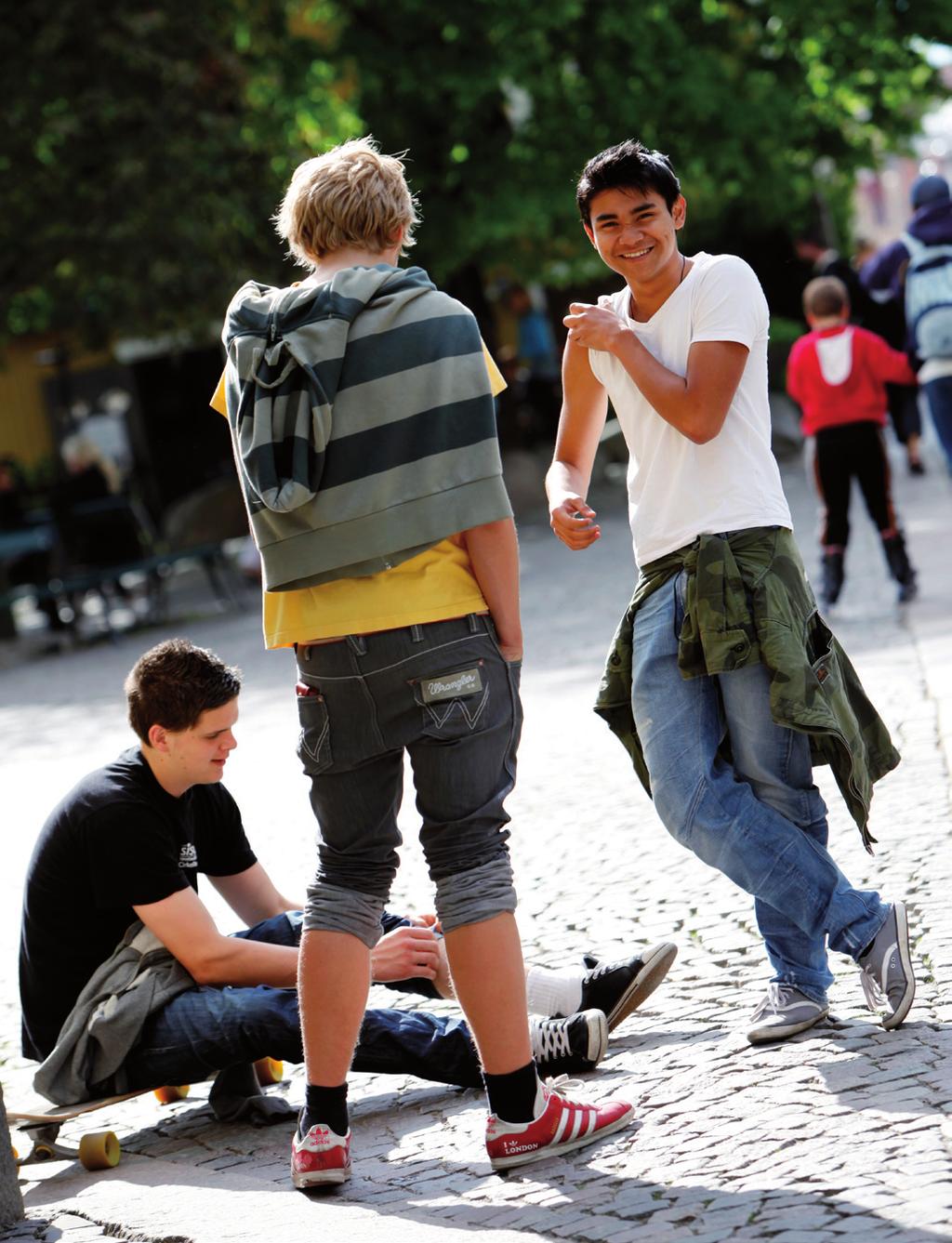 Arbetet i Örebro län Projektet kommer i Örebro län att ge processtöd och utbilda nyckelpersoner som arbetar mot målgruppen ensamkommande barn och unga.