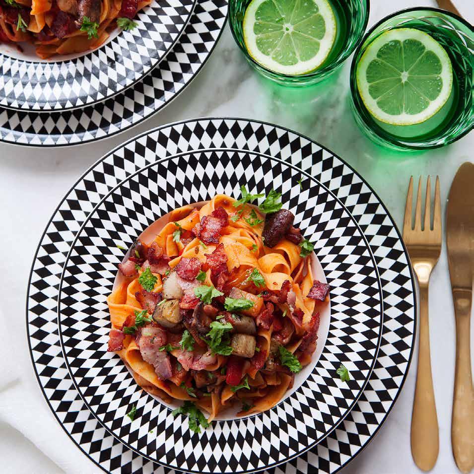 PASTA med shiitake och grillad paprika port.