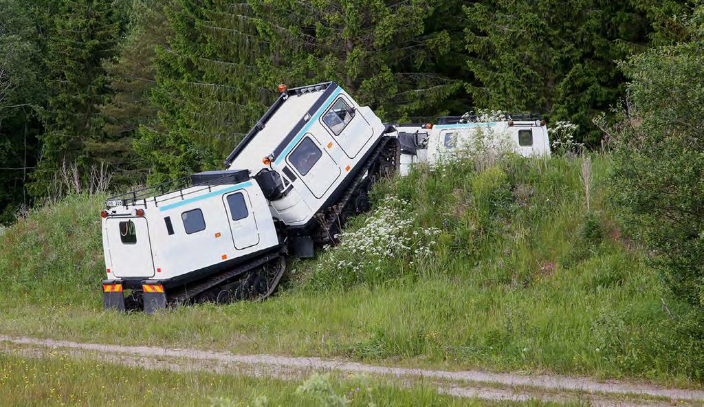 Karlholms bruk. Undsättningen av personerna i det ensligt belägna torpet började med att ett äldre par ringt upp SOS Alarm för att få hjälp då mannen klagade över svåra bröstsmärtor.
