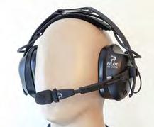 headset. Det finns en uppsjö med headset att välja mellan. Det finns billiga passiva och de dyrare ANR (Active Noice Reduction).