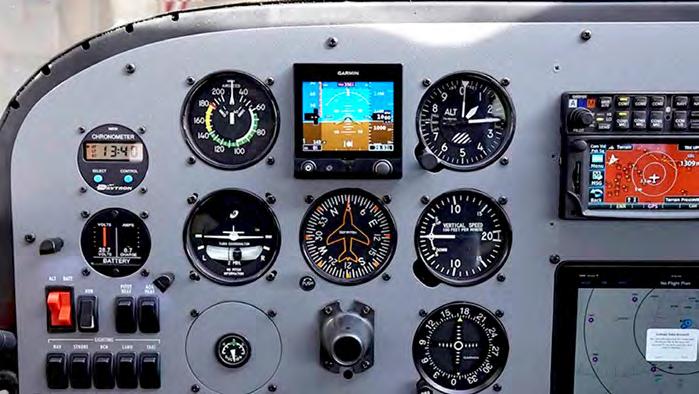 SMÅTT & GOTT SMÅTT & GOTT Västervik flygplats Garmin G5 Drönare ger nya möjligheter Västervik flygplats (ESSW) har fått en kortautomat för tankning!