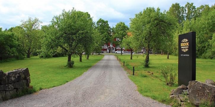 Brook Hotels Arlanda hednatempel. Klockstapeln i trä är också mycket vacker. Stockholm (37.