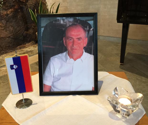 V SPOMIN - IN MEMORIAM Mesec december je čas, ko se ljudje pripravljamo na rojstvo majhnega Deteta, na prihod Odrešenika na svet. Mesec priprav, mesec upanja, da nas obišče Bog sam v človeški podobi.