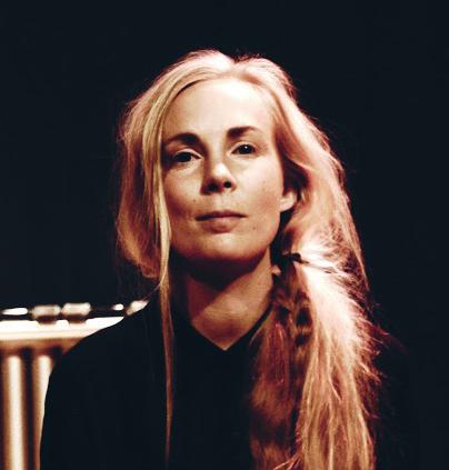 EMELIE SJÖSTRÖM (Nutida konstmusik) Emelie Sjöström är en slagverkare med förkärlek