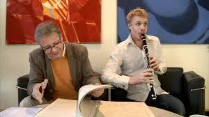 (Bild 3, Martinsson och Fröst diskuterar Concert Fantastique) Betydelsen av att öva rätt När jag för första gången hörde Martinssons Suite Fantastique tänkte jag det här är vacker musik.