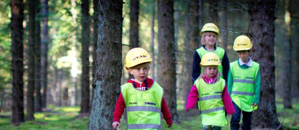 Nordens samhällsbyggare med fokus på hållbarhet Miljö- och hållbarhetsperspektivet finns med som en röd tråd genom Peabs vision och företagspolicy.