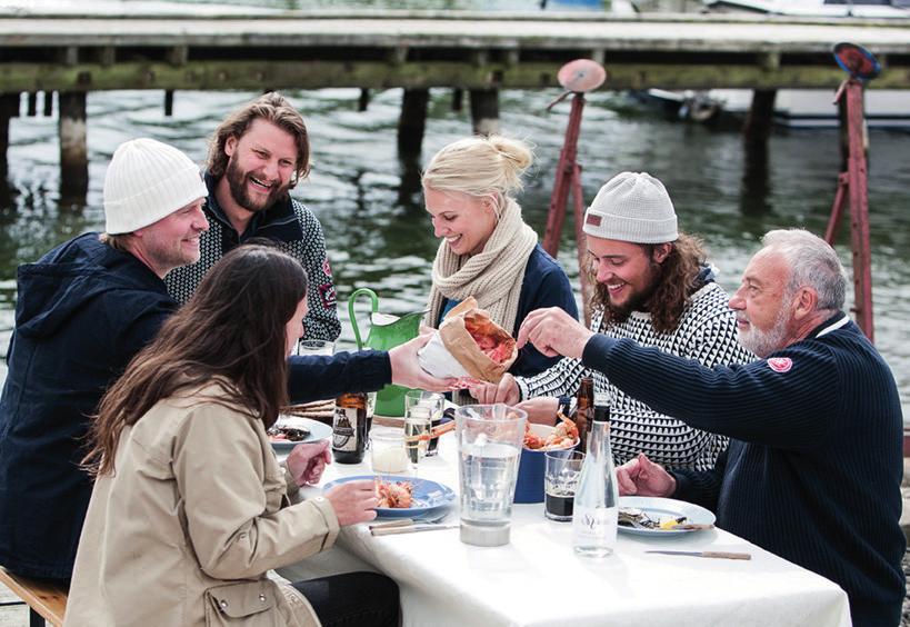 MÄNNISKA Det är människorna som lever i Bohuslän som skapar berättelserna och gör upplevelsen för besökaren verklig. Möten med människor som lever i samklang med havet väcker känslor som berör.